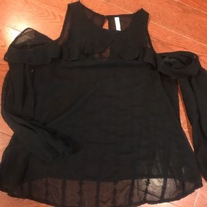 Cold shoulder top